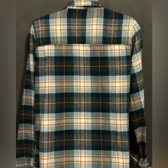 American Eagle Women's Ahh-Mazingly Soft Flannel Shirt Green Plaid Size Medium - Picture 5 of 8